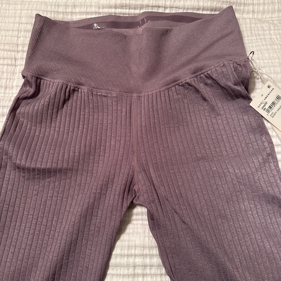 Good American Ribbed Ankle Leggings - NWT - Size 3/4 (L/XL) - Picture 7 of 14
